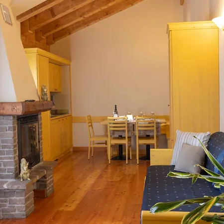 Club Aparthotel 4*